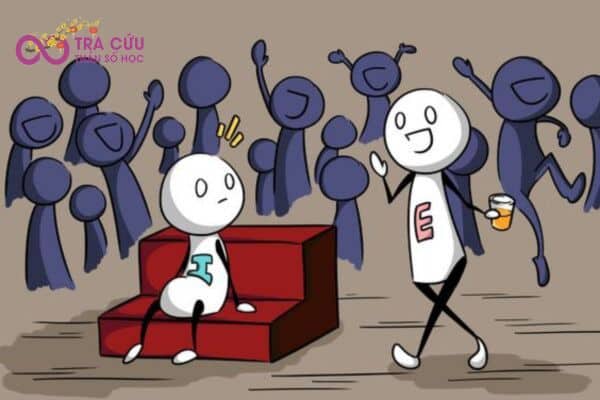 Người hướng nội và hướng ngoại nổi bật với đặc điểm gì?